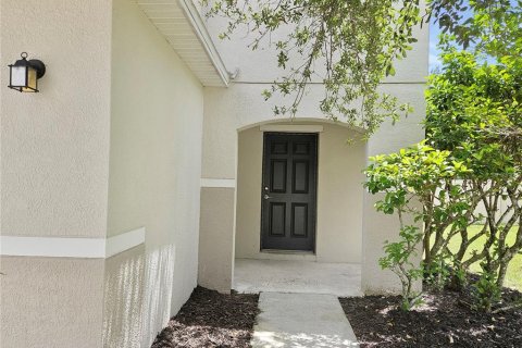 House in Land O' Lakes, Florida 3 bedrooms, 194.26 sq.m. № 1342154 - photo 2