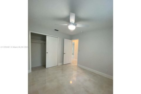 Villa ou maison à louer à Fort Lauderdale, Floride: 3 chambres, 141.12 m2 № 720213 - photo 27