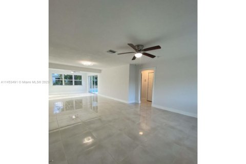 Casa en alquiler en Fort Lauderdale, Florida, 3 dormitorios, 141.12 m2 № 720213 - foto 9