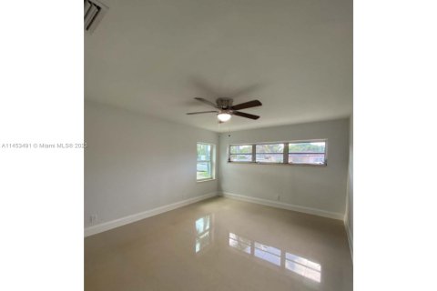 Villa ou maison à louer à Fort Lauderdale, Floride: 3 chambres, 141.12 m2 № 720213 - photo 18