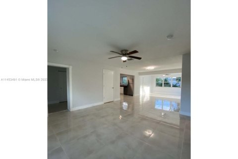 Villa ou maison à louer à Fort Lauderdale, Floride: 3 chambres, 141.12 m2 № 720213 - photo 10