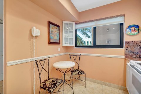 Condo in South Palm Beach, Florida, 2 bedrooms  № 914489 - photo 29