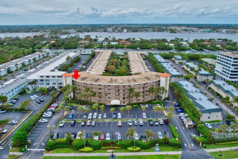 Copropriété à vendre à South Palm Beach, Floride: 2 chambres, 111.85 m2 № 914489 - photo 1