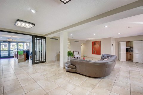 Condo in South Palm Beach, Florida, 2 bedrooms  № 914489 - photo 5