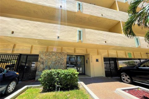 Condominio en venta en Miami Beach, Florida, 2 dormitorios, 100.06 m2 № 124553 - foto 22