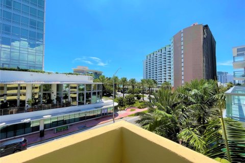 Condominio en venta en Miami Beach, Florida, 2 dormitorios, 100.06 m2 № 124553 - foto 13