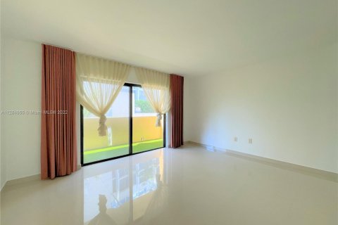 Condominio en venta en Miami Beach, Florida, 2 dormitorios, 100.06 m2 № 124553 - foto 8