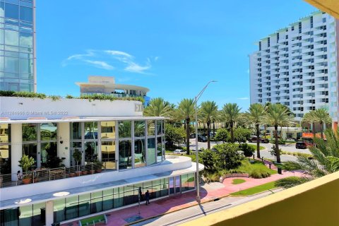 Condominio en venta en Miami Beach, Florida, 2 dormitorios, 100.06 m2 № 124553 - foto 19