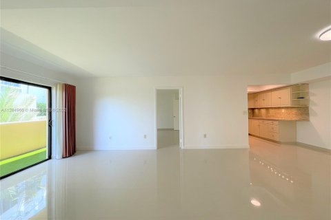 Condominio en venta en Miami Beach, Florida, 2 dormitorios, 100.06 m2 № 124553 - foto 4