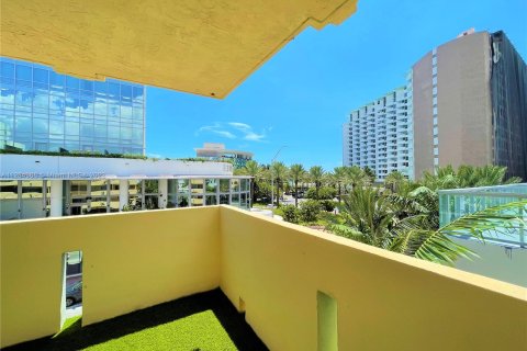 Condominio en venta en Miami Beach, Florida, 2 dormitorios, 100.06 m2 № 124553 - foto 15
