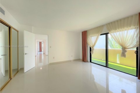 Condominio en venta en Miami Beach, Florida, 2 dormitorios, 100.06 m2 № 124553 - foto 9