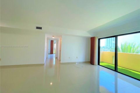Condominio en venta en Miami Beach, Florida, 2 dormitorios, 100.06 m2 № 124553 - foto 5