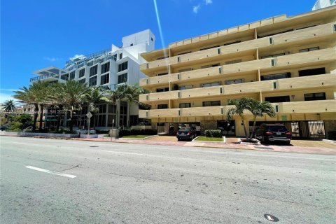 Condominio en venta en Miami Beach, Florida, 2 dormitorios, 100.06 m2 № 124553 - foto 23