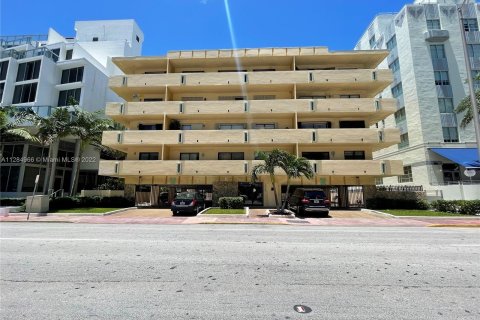 Condominio en venta en Miami Beach, Florida, 2 dormitorios, 100.06 m2 № 124553 - foto 24