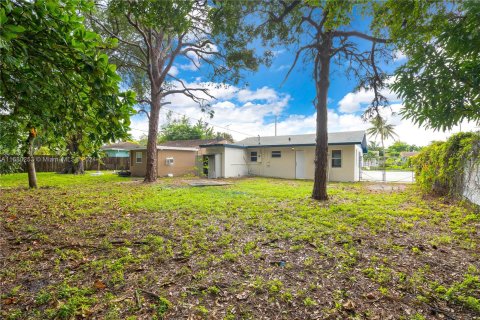 House in Fort Lauderdale, Florida 2 bedrooms, 79.71 sq.m. № 1411918 - photo 19