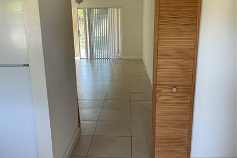 Copropriété à vendre à Pompano Beach, Floride: 2 chambres, 94.76 m2 № 1119025 - photo 11