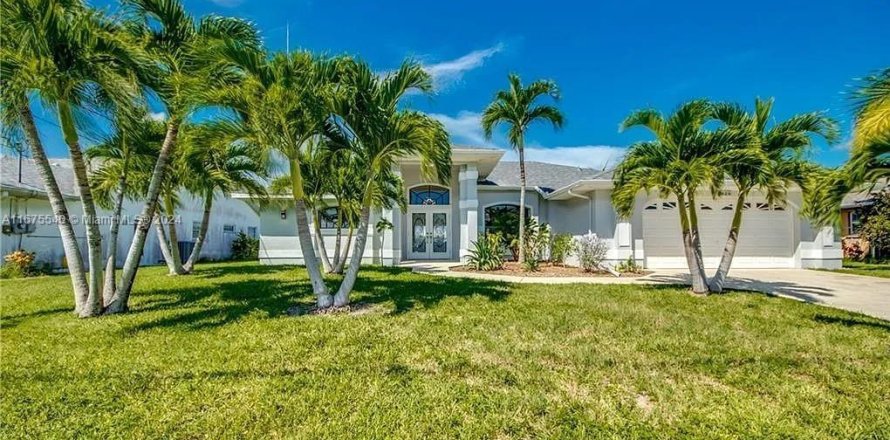 Villa ou maison à Cape Coral, Floride 3 chambres, 173.63 m2 № 1401449