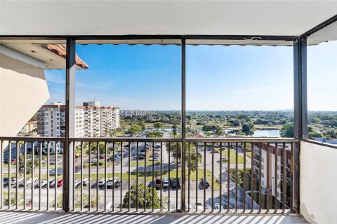 Condo in Lauderhill, Florida, 2 bedrooms  № 924032 - photo 3