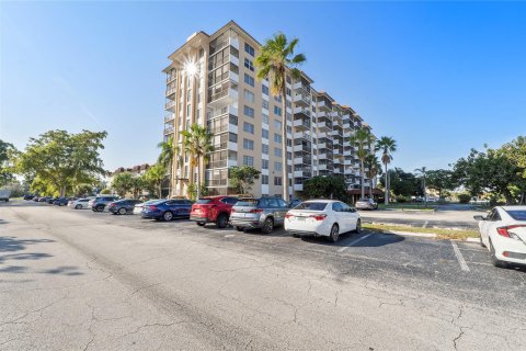 Condo in Lauderhill, Florida, 2 bedrooms  № 924032 - photo 27