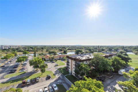 Condo in Lauderhill, Florida, 2 bedrooms  № 924032 - photo 26