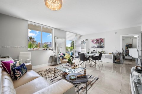 Condo in Aventura, Florida, 3 bedrooms  № 1176756 - photo 2