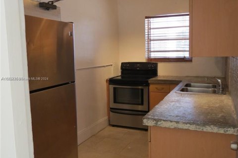 Condo in Miami Beach, Florida, 1 bedroom  № 1162619 - photo 4