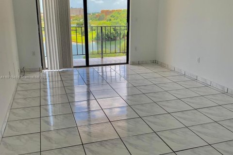 Copropriété à vendre à Miami, Floride: 1 chambre, 70.42 m2 № 1391981 - photo 6