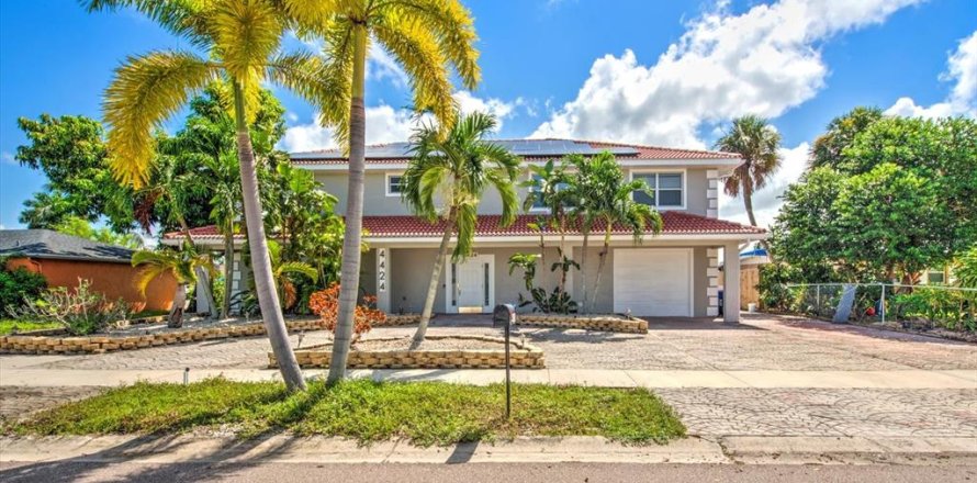 House in North Fort Myers, Florida 6 bedrooms, 409.51 sq.m. № 1343461