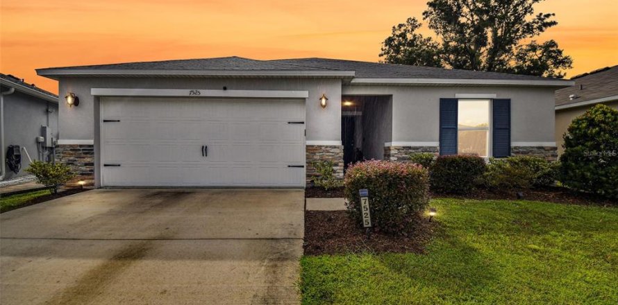 House in Lakeland, Florida 4 bedrooms, 158.58 sq.m. № 1343393