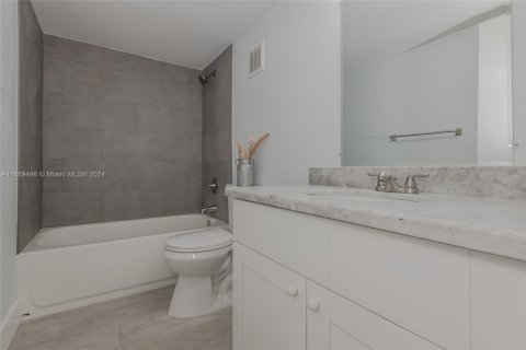 Condo in Sunrise, Florida, 2 bedrooms  № 1386057 - photo 26