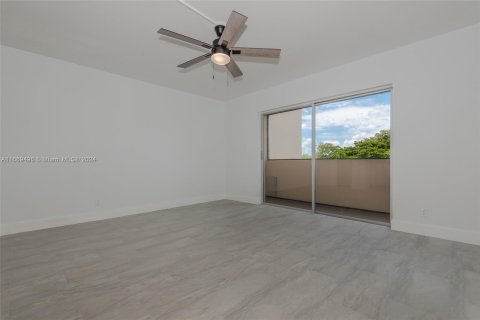 Condo in Sunrise, Florida, 2 bedrooms  № 1386057 - photo 15