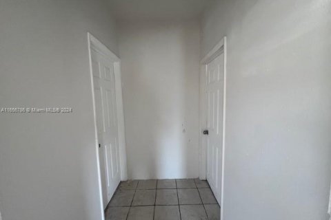 Immobilier commercial à vendre à Miami, Floride: 125.98 m2 № 1357260 - photo 6