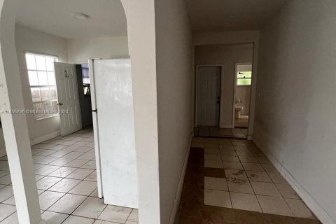 Immobilier commercial à vendre à Miami, Floride: 125.98 m2 № 1357260 - photo 14