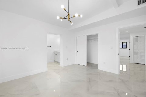 Casa en venta en Miami, Florida, 4 dormitorios, 166.67 m2 № 1357259 - foto 16