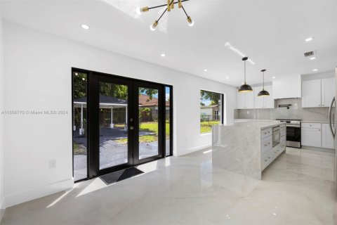 Casa en venta en Miami, Florida, 4 dormitorios, 166.67 m2 № 1357259 - foto 8