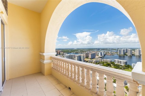 Condo in Sunny Isles Beach, Florida, 5 bedrooms  № 1357166 - photo 30