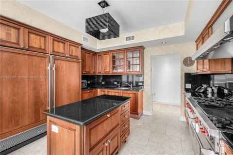 Condo in Sunny Isles Beach, Florida, 5 bedrooms  № 1357166 - photo 11