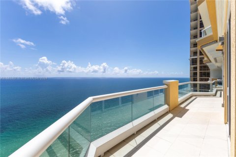 Condo in Sunny Isles Beach, Florida, 5 bedrooms  № 1357166 - photo 24