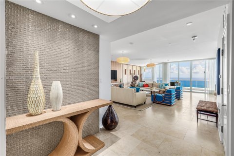 Copropriété à vendre à Sunny Isles Beach, Floride: 5 chambres, 410.16 m2 № 1357166 - photo 2