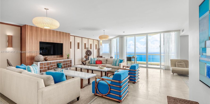 Condo in Sunny Isles Beach, Florida, 5 bedrooms  № 1357166