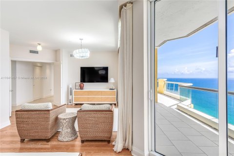 Condo in Sunny Isles Beach, Florida, 5 bedrooms  № 1357166 - photo 15