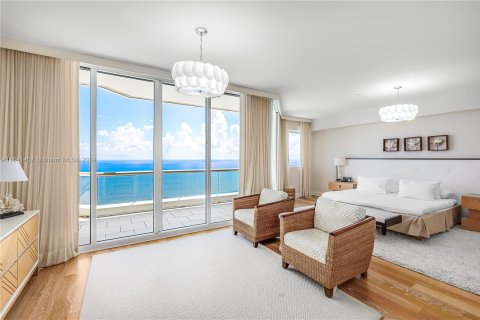 Condominio en venta en Sunny Isles Beach, Florida, 5 dormitorios, 410.16 m2 № 1357166 - foto 13