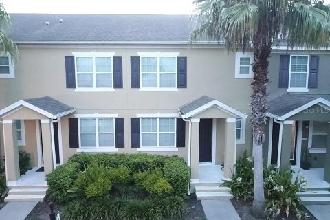 Townhouse in Orlando, Florida 3 bedrooms, 128.48 sq.m. № 1353528 - photo 1