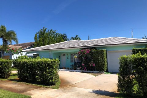 House in Lake Worth, Florida 2 bedrooms, 121.05 sq.m. № 1208842 - photo 4