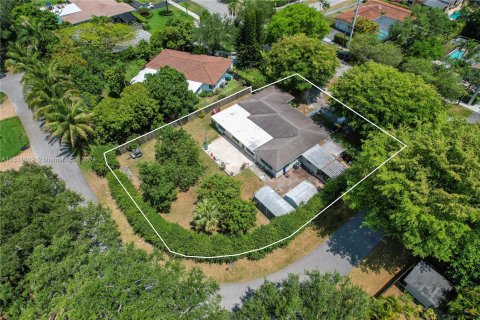 Casa en venta en Miami, Florida, 4 dormitorios, 244.89 m2 № 1293403 - foto 4