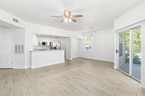 Condo in Tampa, Florida, 1 bedroom  № 1407604 - photo 6