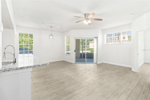 Condo in Tampa, Florida, 1 bedroom  № 1407604 - photo 16