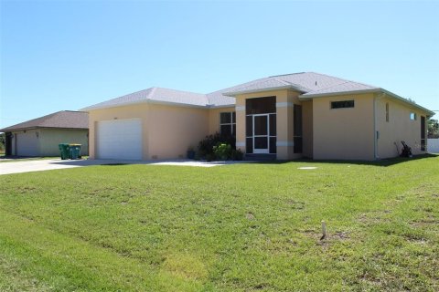 House in Port Charlotte, Florida 3 bedrooms, 184.23 sq.m. № 1385220 - photo 3