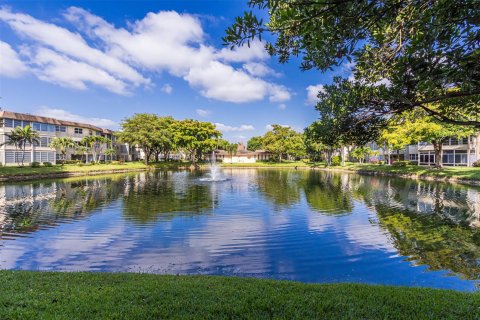 Condo in Lauderdale Lakes, Florida, 1 bedroom  № 1172490 - photo 15