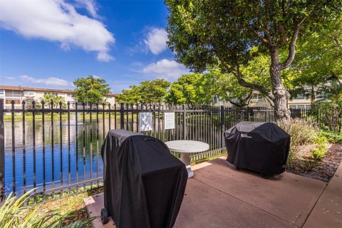 Condominio en venta en Lauderdale Lakes, Florida, 1 dormitorio, 63.55 m2 № 1172490 - foto 2